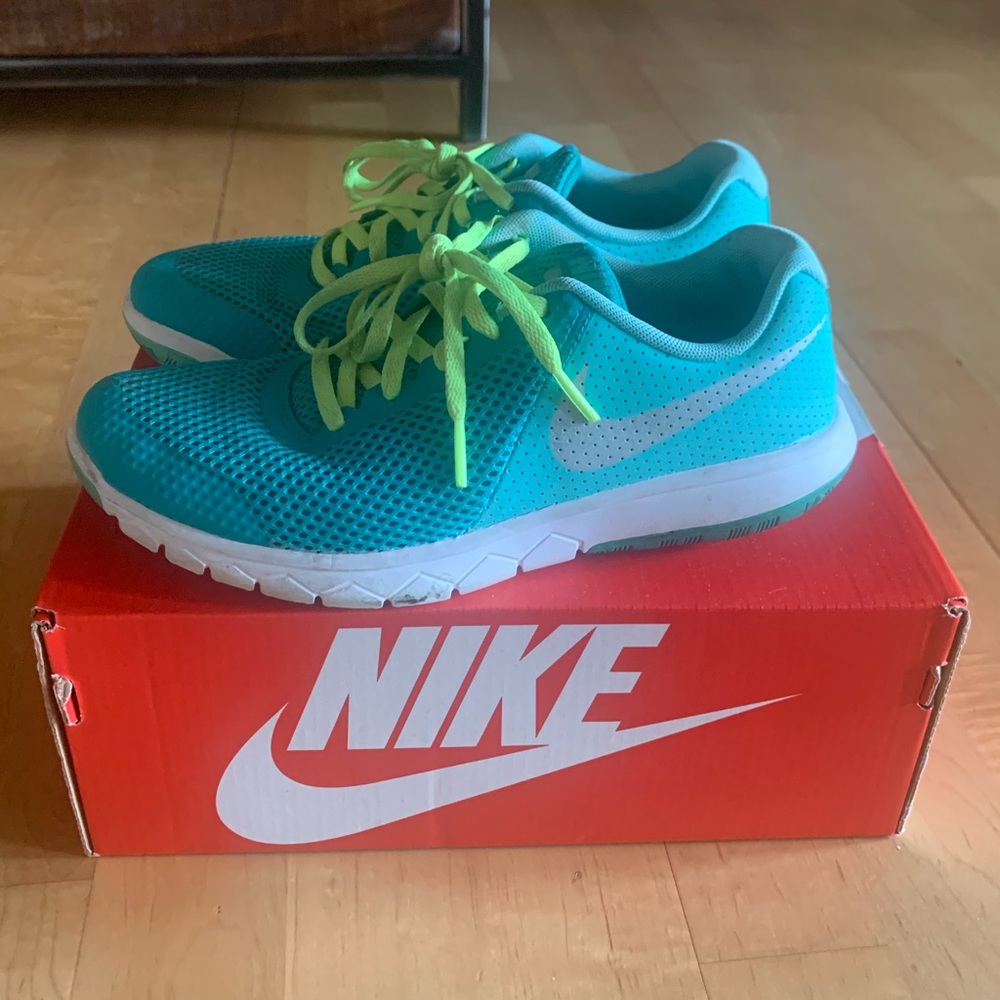 5YW Nike Kid’s Flex Experience RN5